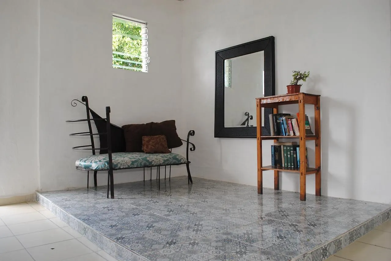 Hostal Lobo Inn Tulum